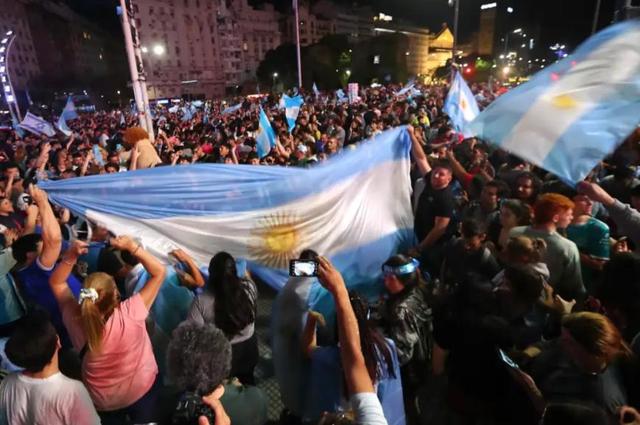 世界上离中国最远的国家，坐飞机要好几天能到，如今发展一落千丈