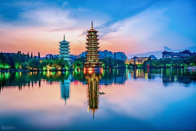 桂林旅游全攻略：山水画廊与舌尖美味的完美邂逅