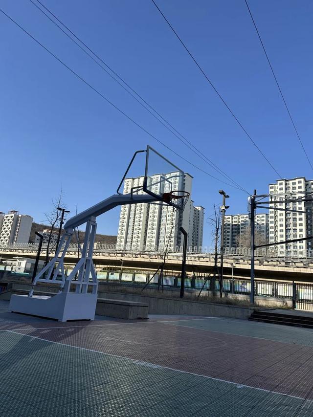 是时候去石景山首钢园燃烧你的卡路里了！