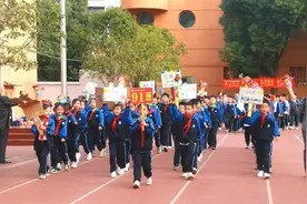 快乐运动 悦享童年 岳阳楼区站东小学2024年第二届体育节暨第十九届田径运动会开幕图片