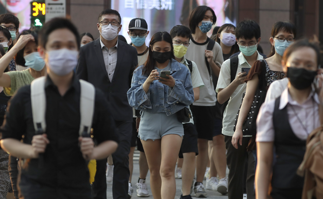 美启动111亿对台军售，不到24小时收到消息：中方取消13万吨订单