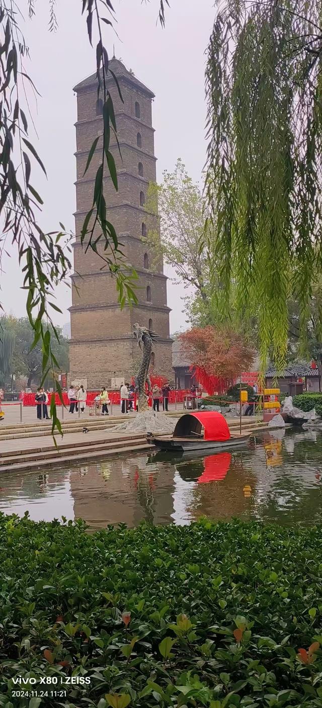 雨中寻洛邑：一座古城的千年回响
