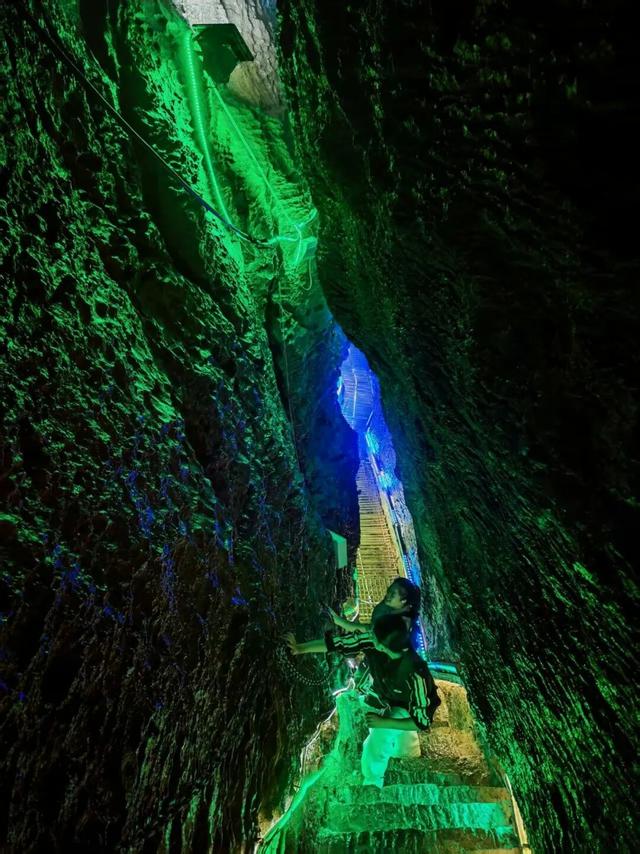 元旦裂谷江湖行，银票好礼兑不停！熊耳山NPC沉浸式互动演艺等你来闯！