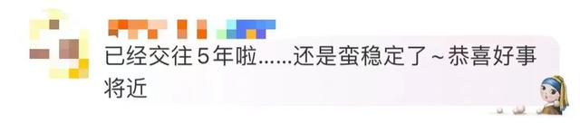 霍启仁在玉龙雪山举办婚礼，新娘为泰国华裔，二人已相恋5年，霍震霆、朱玲玲、霍启刚现身现场