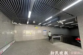 轨交站出入口为何装了11个监控？有的还在厕所附近？轨交：均按规定设置 部分监控处于“换新期”图片