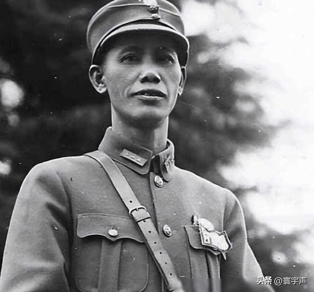 寒门裁缝逆袭抗日军长，蔡廷锴淞沪布奇阵，凳子战让日军陷绝境