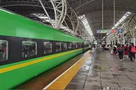 听劝，一个人旅行千万别选火车软卧！图片