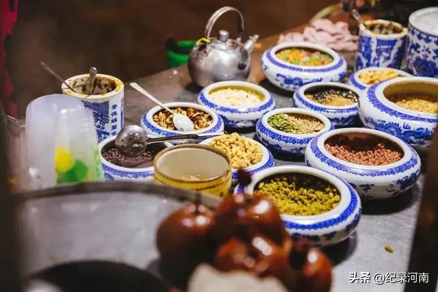 这个夏天百年历史的开封火车站迎来了旅游客流的火爆高峰,
