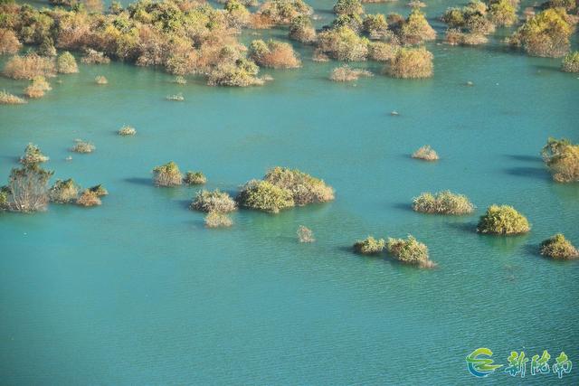 两江交汇碧波现
