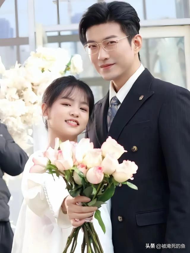 短剧网红于龙和杨咩咩的婚礼，杨咩咩好可爱好萌，一直像小孩儿