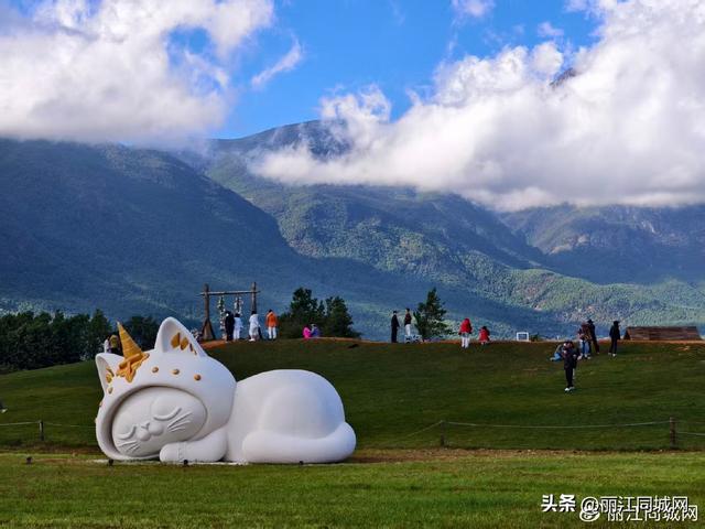 古纳西风情撞上现代文旅，雪山脚下白沙藏着热闹新地标