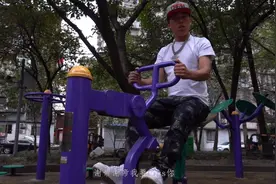 密密麻麻全是人！成都“迪士尼”这真火了，网友：泼天富贵来了图片