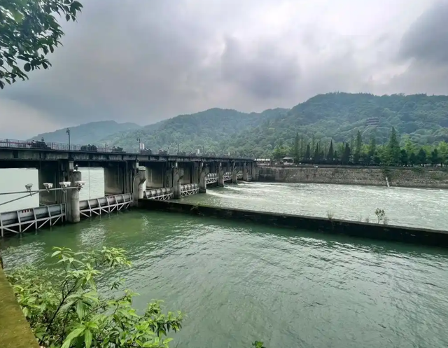 世界罕见“全球独一无二，四川十大奇景”，堪称大自然的偏心之作