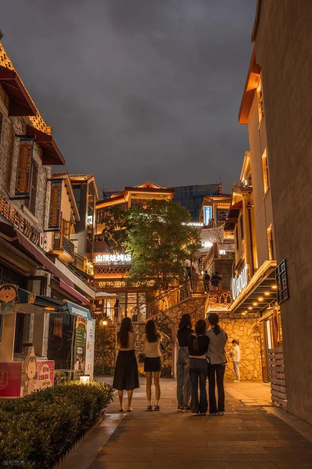 新春盼头 武汉年味已拉满 2026金马新春十大游玩攻略 逛吃赏玩全搞定