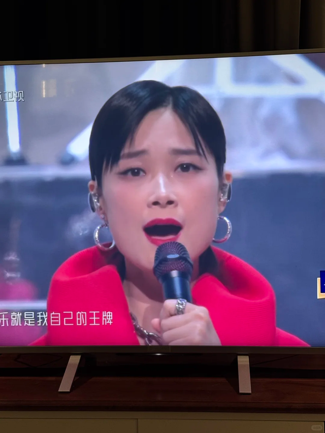 身价上亿有什么用？37岁患“不死癌症”的李宇春，给所有人提了醒