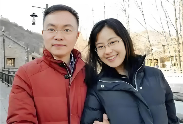 世道不公！蔡磊妻子不再隐瞒，自曝真实处境，6岁儿子成"牺牲品"