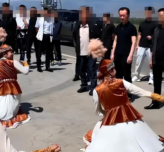 钱再多有什么用？71岁王健林瘦成皮包骨，王思聪本性难改沉迷女色