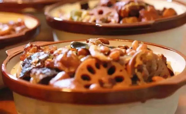 年味十足的山东宝藏小城，不仅是鲁菜重要发源地，还是“中国琉璃之乡”！