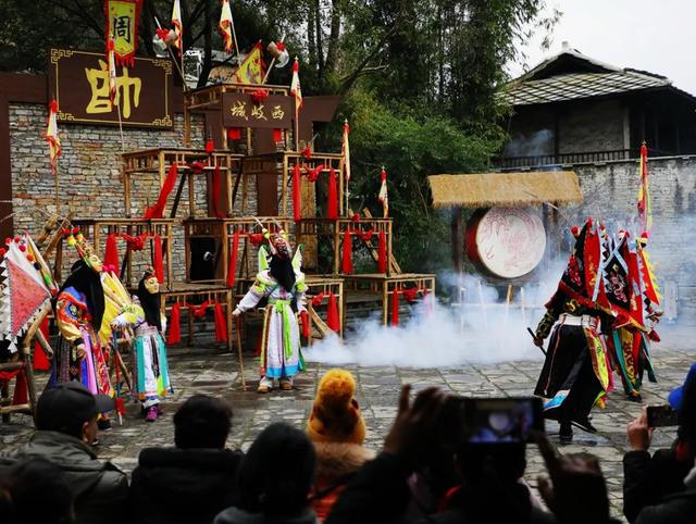 贵州:畅游安顺风光,感受黔中民俗!