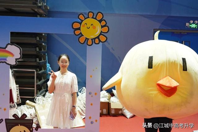 北大数院迎2025级本科新生，中国第一系名不虚传，数竞金牌收割机