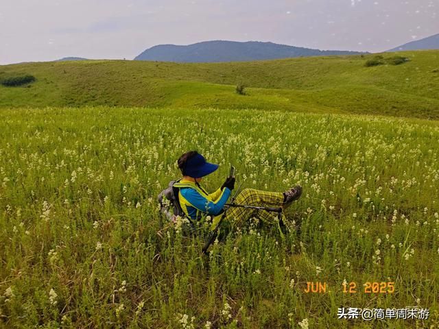 7）山西阳城析城山圣王坪，在云端草甸邂逅狼毒花的美，与千年传