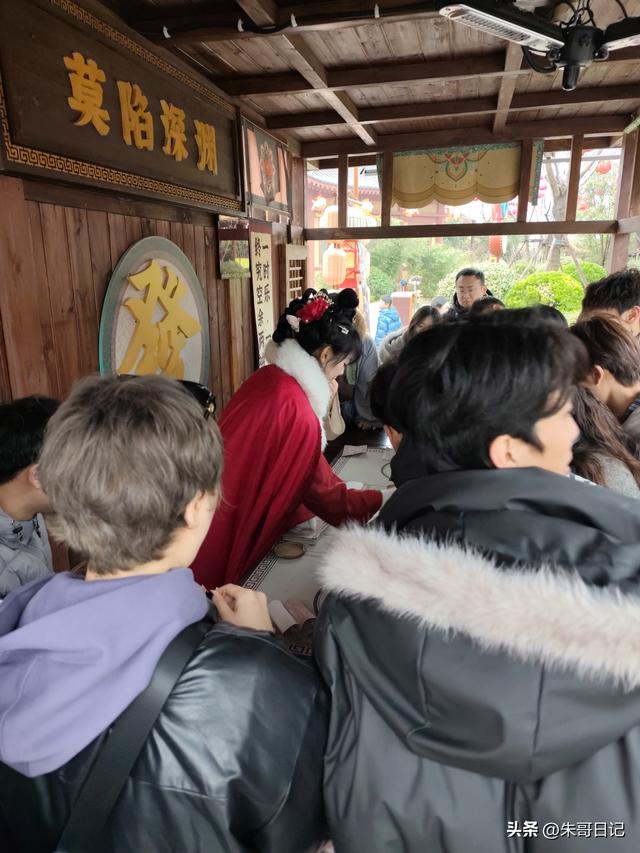 马年初10独自开封清明上河园记。