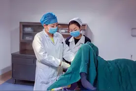 裤子脱掉腿张开！医院里令人脸红的“妇科检查”，一个比一个尴尬图片