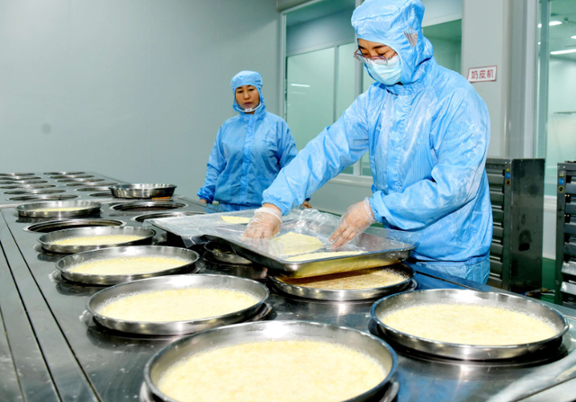 买一根要花40元天价，排队4小时限购2串！这个网红美食有多疯狂？