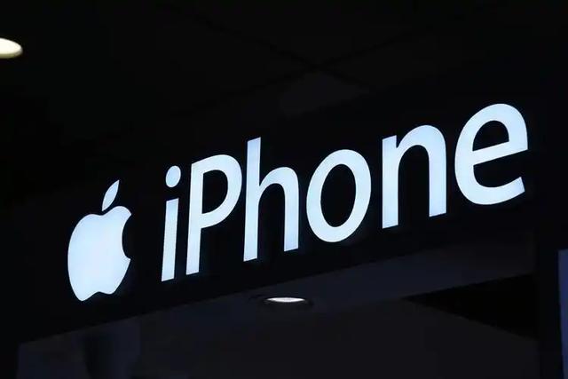 芯片之王易主？5万亿的英伟达，给全世界上了一课