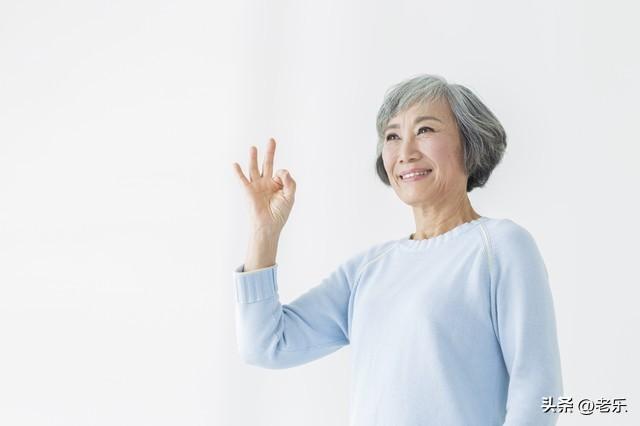 俗话说老牛吃嫩草	，老女人吃嫩草是什么感觉？几位女人说出心里话