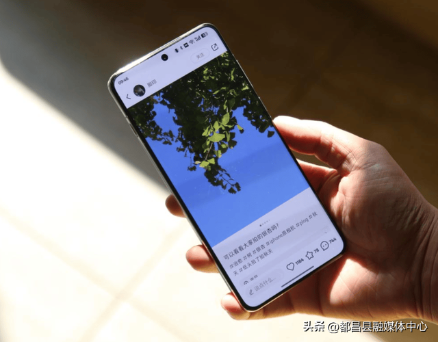 一加不讲武德！高端旗舰突降1450元，骁龙8至尊版+2K屏+120倍变焦