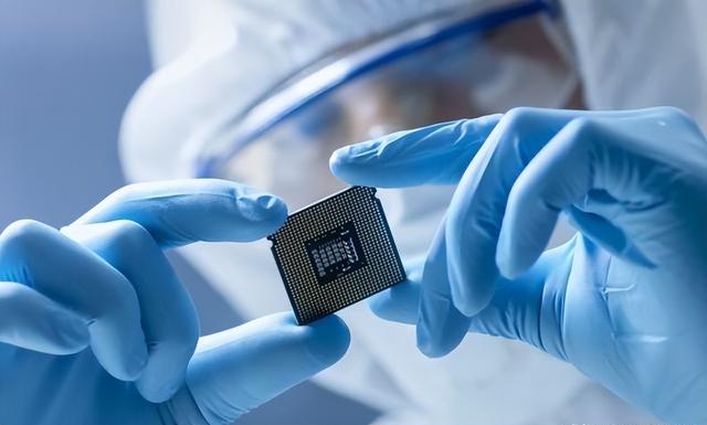 荷兰光刻机巨头温宁克警告：封锁中国将成为美国和西方的受害者