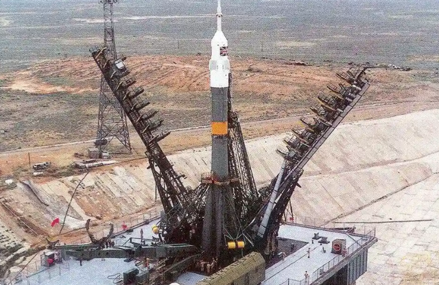 中美俄火箭最大推力差距断崖：美7130吨，俄仅4620吨，中国是多少