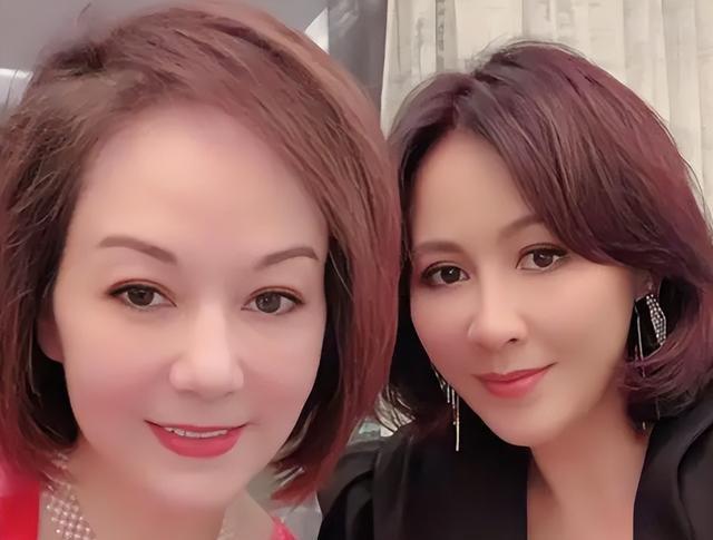 和丈夫离婚后，她开始和上海首富同居后，如今重操旧业，却无人问