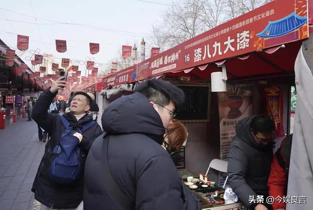 大量日本游客涌入北京，打着旅游幌子不去旅游不吃美食，为啥来？