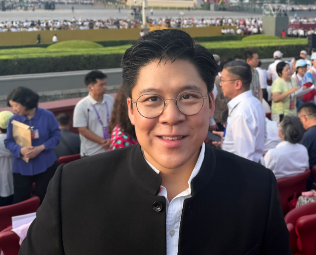 这次，现身九三阅兵的霍家，揭开李嘉诚仅剩的体面，霍震霆说对了