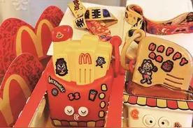 “儿童节限定”火爆！“童”款联名产品吸引大批成年人选购图片