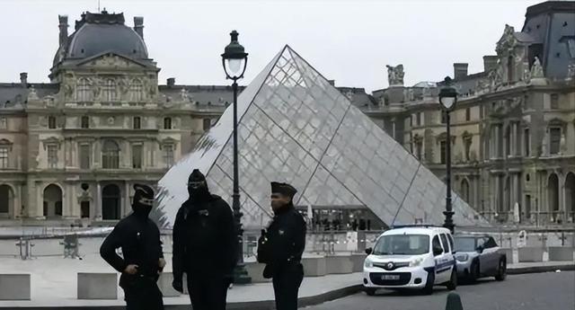 法国追捕熔金贼，却揭开百年国耻：他们被偷的，原来也是抢来的！