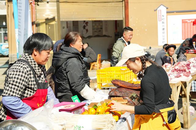 1200余名选手徒步敬南 “体育+文旅+消费”助力乡村振兴