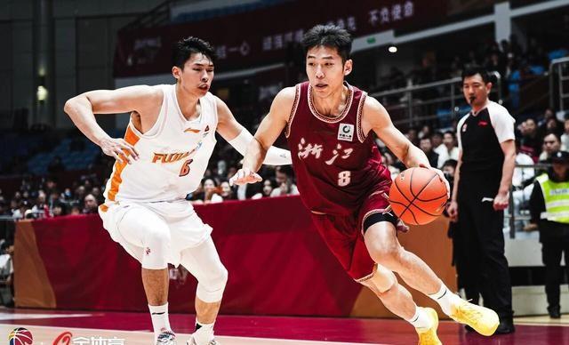 CBA最新积分榜，辽宁险胜大黑马，浙江终获首胜，北京胜露冠军相