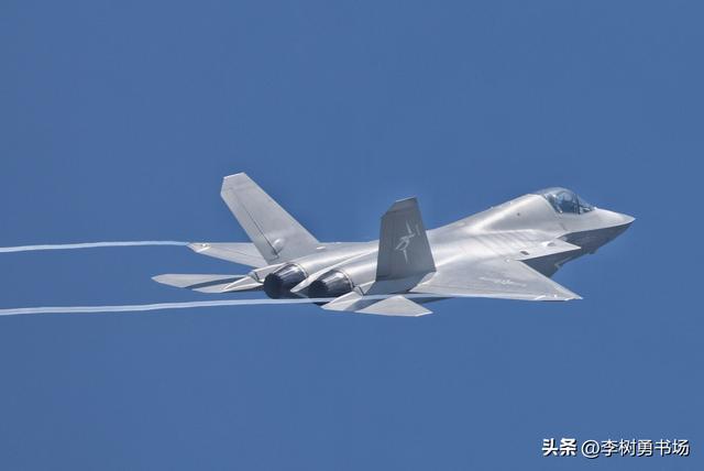 歼-35能内置6枚空空导弹吗