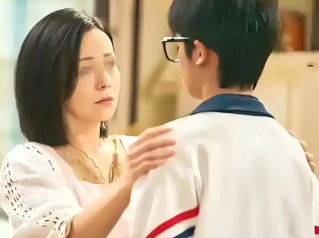 18岁儿子说晚上想和我一起睡,凌晨1点我感觉不对劲,儿子说出真相