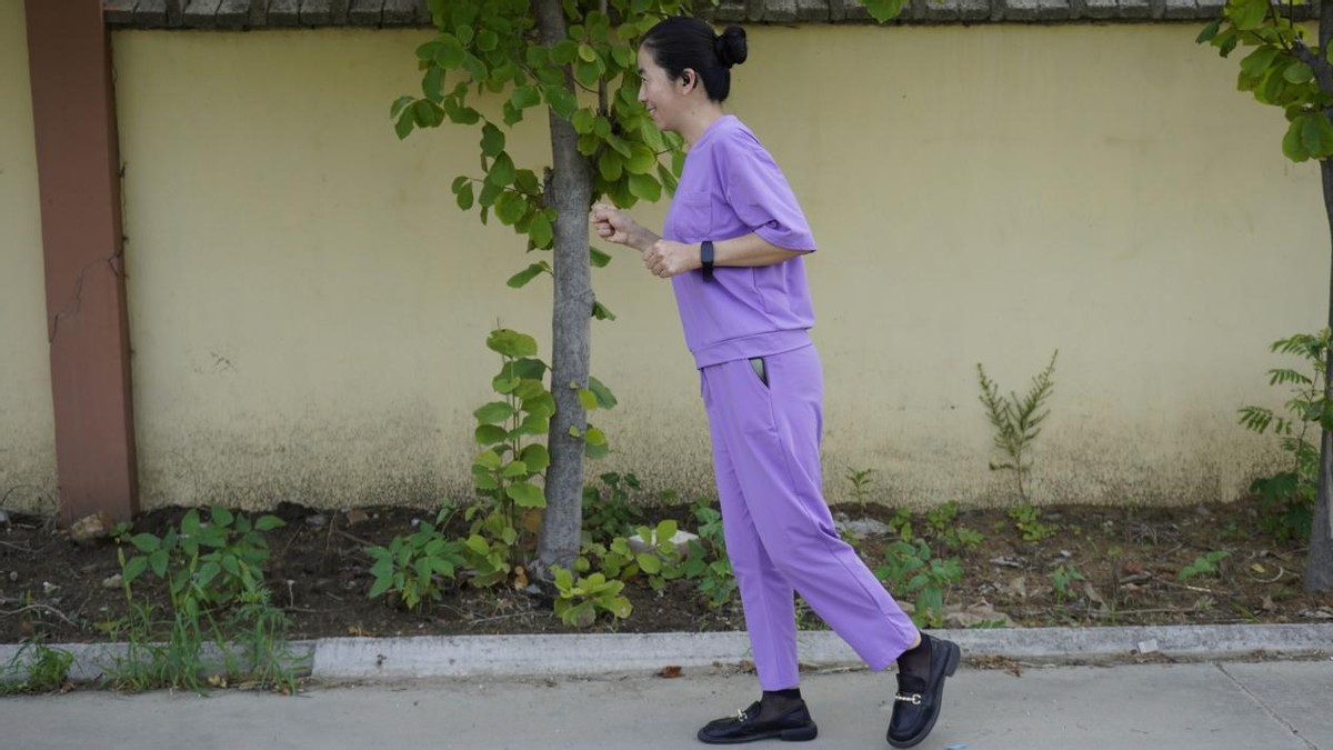 百元机也能用上DeepSeek AI 了,南卡OE Nova开放式耳机上手