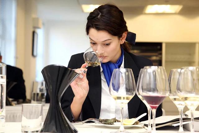 罕见报道！英伟达帝国“储君”：黄仁勋的一儿一女