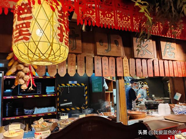 以吃的名义南京一日游：南京大牌档的午餐，四个招牌菜点了三样