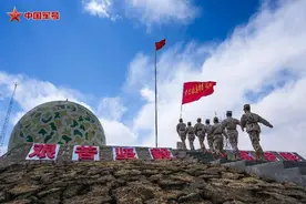 把奋斗的青春镌刻在云端天哨图片
