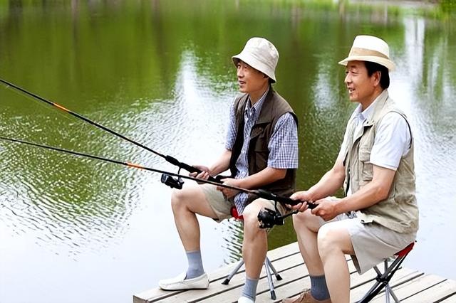 早上坚持锻炼，能长寿？医生：3个“害人”的运动，很多人还在做