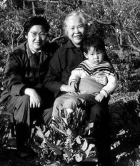 1979年，李敏为母亲贺子珍申请北京住房，却遭批评，公公给她撑腰