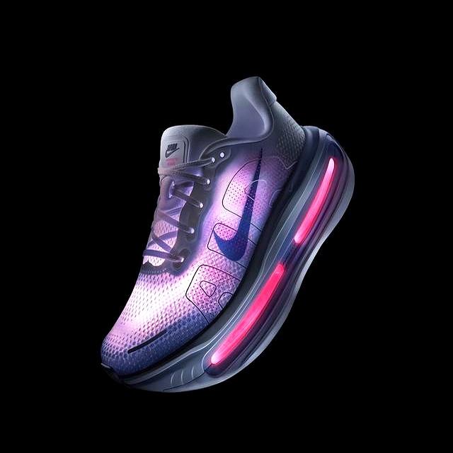 电动鞋底、充气外套与脑波鞋：耐克能否带回失去的跑道，重返巅峰