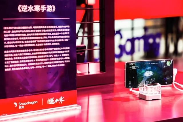 不是，逛个展咋给我穿越到《头号玩家》里来了？